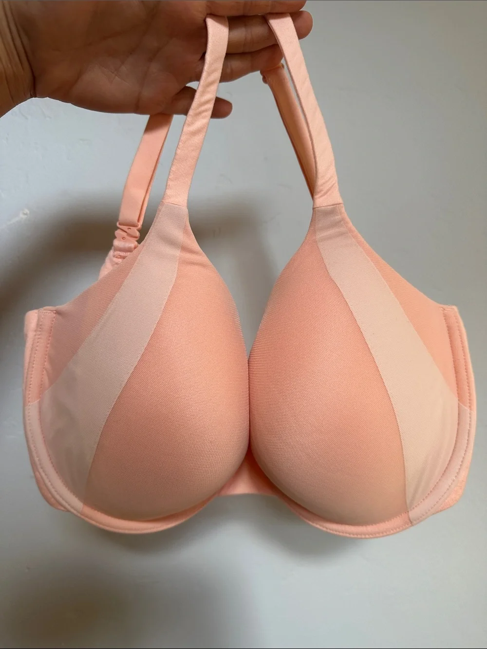 Victoria's Secret body by Victoria Lined Perfect Coverage T-shirt bra 34DDD